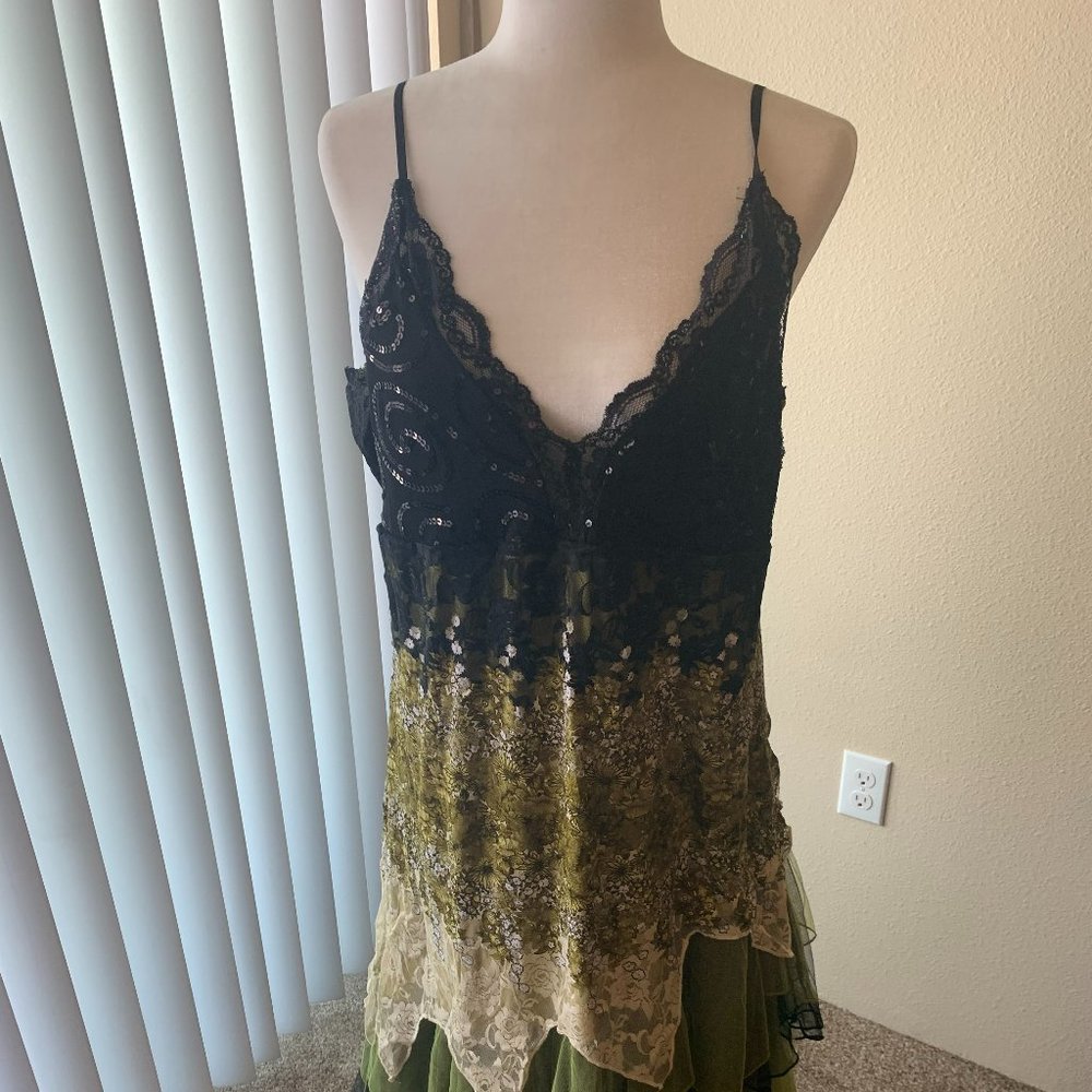 Sequined lace dress in flowy spring fabrics, size 2x